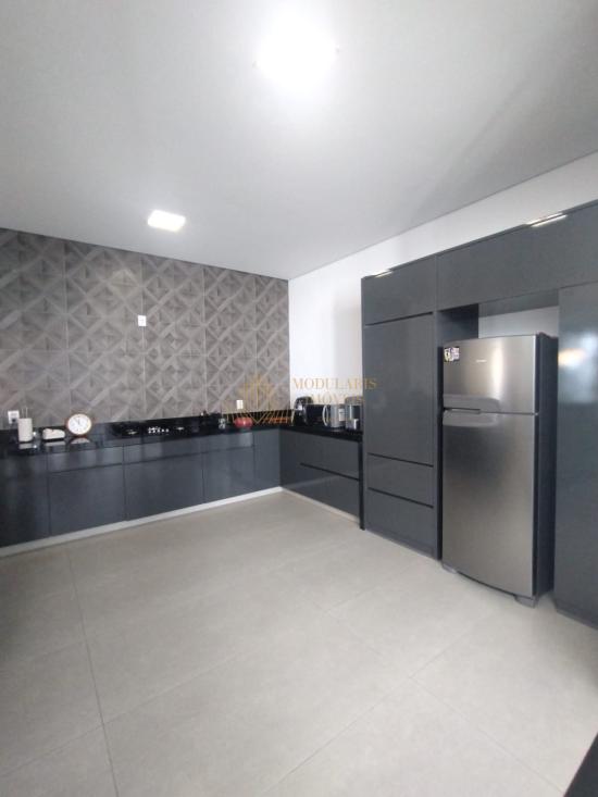 casa-venda-casa-com-03-quartos-proximo-ao-supermercado-apoio-1019884